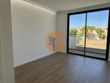 Moradia T3 para Venda em Moncarapacho e Fuseta