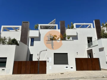 Moradia T3 para Venda em Moncarapacho e Fuseta