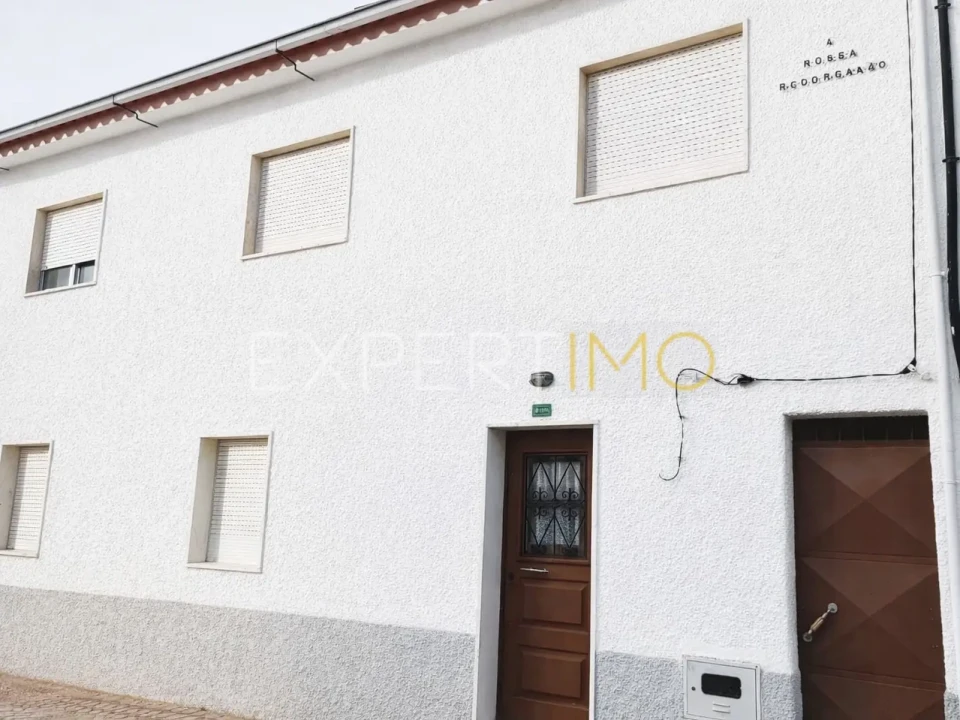 Moradia T5 para Venda em São João da Boa Vista Foto 1