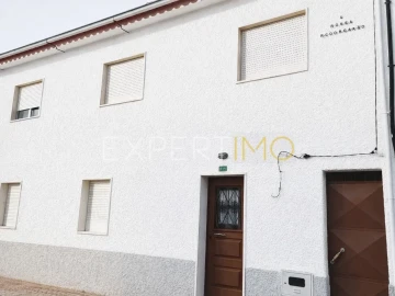 Moradia T5 para Venda em São João da Boa Vista