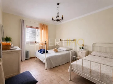 Moradia T5 para Venda em São João da Boa Vista