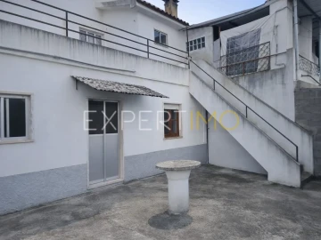 Moradia T5 para Venda em São João da Boa Vista