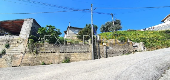 Moradia T1 para Venda em Antuzede e Vil de Matos