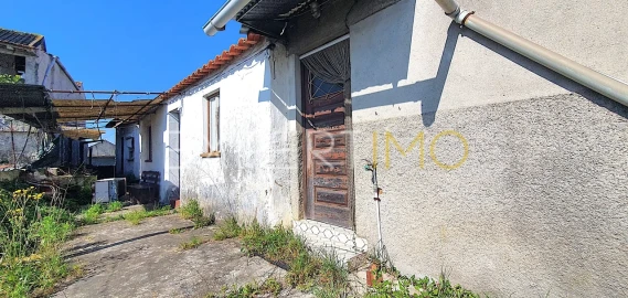Moradia T1 para Venda em Antuzede e Vil de Matos