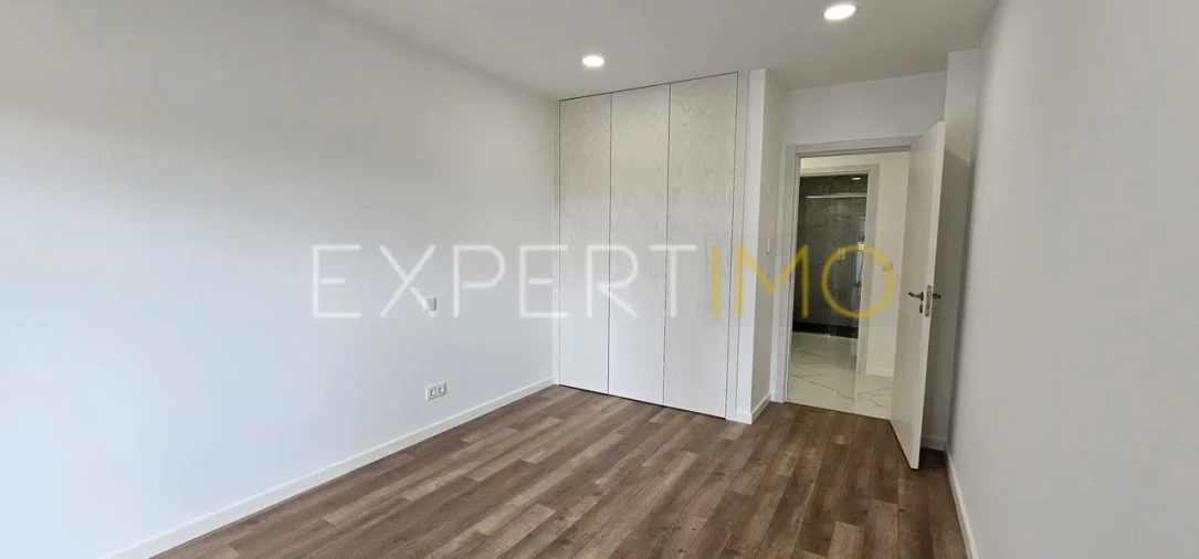 Apartamento T4 para Venda em Pombal Foto 10