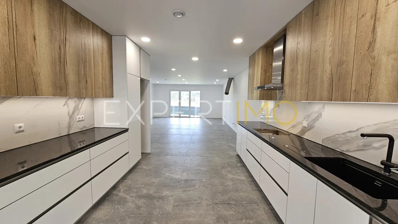 Moradia T4 para Venda em Pombal Foto 1