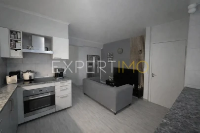 Apartamento T2 para Venda em Carregado e Cadafais