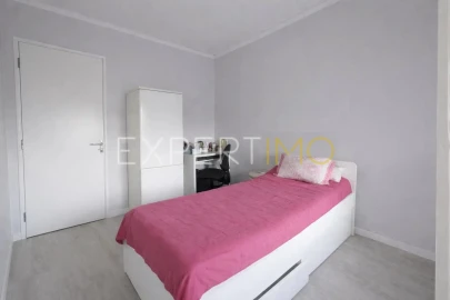 Apartamento T2 para Venda em Carregado e Cadafais