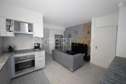 Apartamento T2 para Venda em Carregado e Cadafais