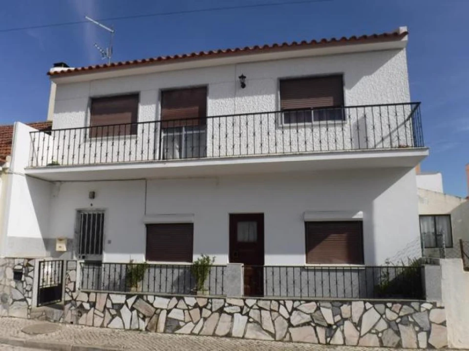 Apartamento T2 para Venda em Vila Nova da Rainha Foto 1