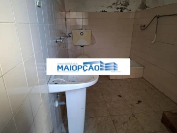 Armazém para Venda em Mogadouro, Valverde, Vale de Porco e Vilar de Rei