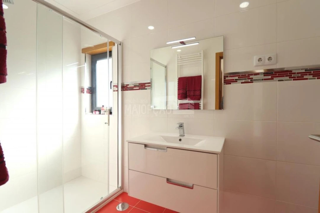 Moradia T5 para Venda em Sé, Santa Maria e Meixedo Foto 12