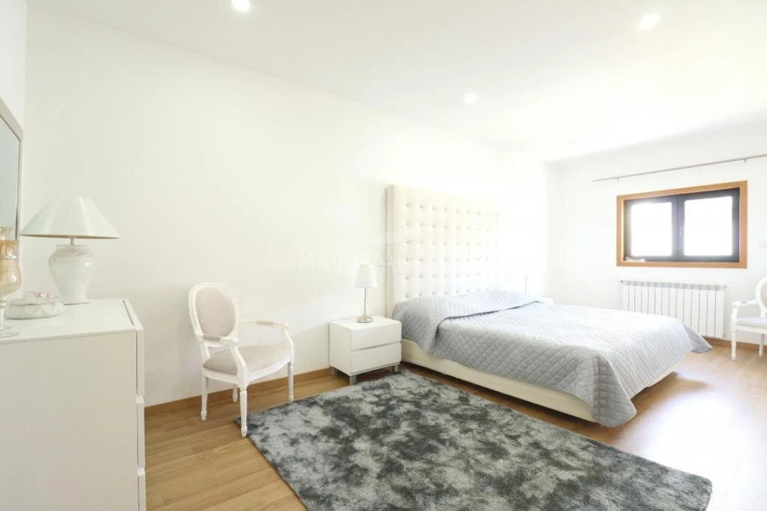 Moradia T5 para Venda em Sé, Santa Maria e Meixedo Foto 13