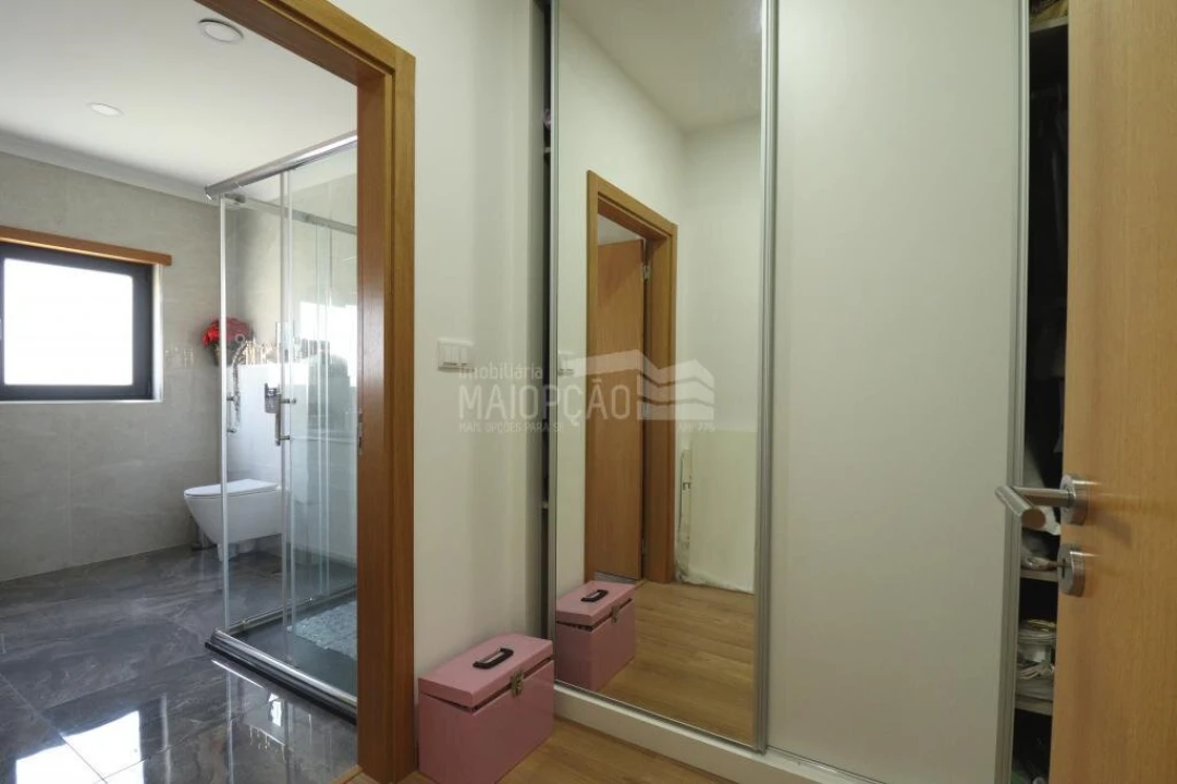 Moradia T5 para Venda em Sé, Santa Maria e Meixedo Foto 14