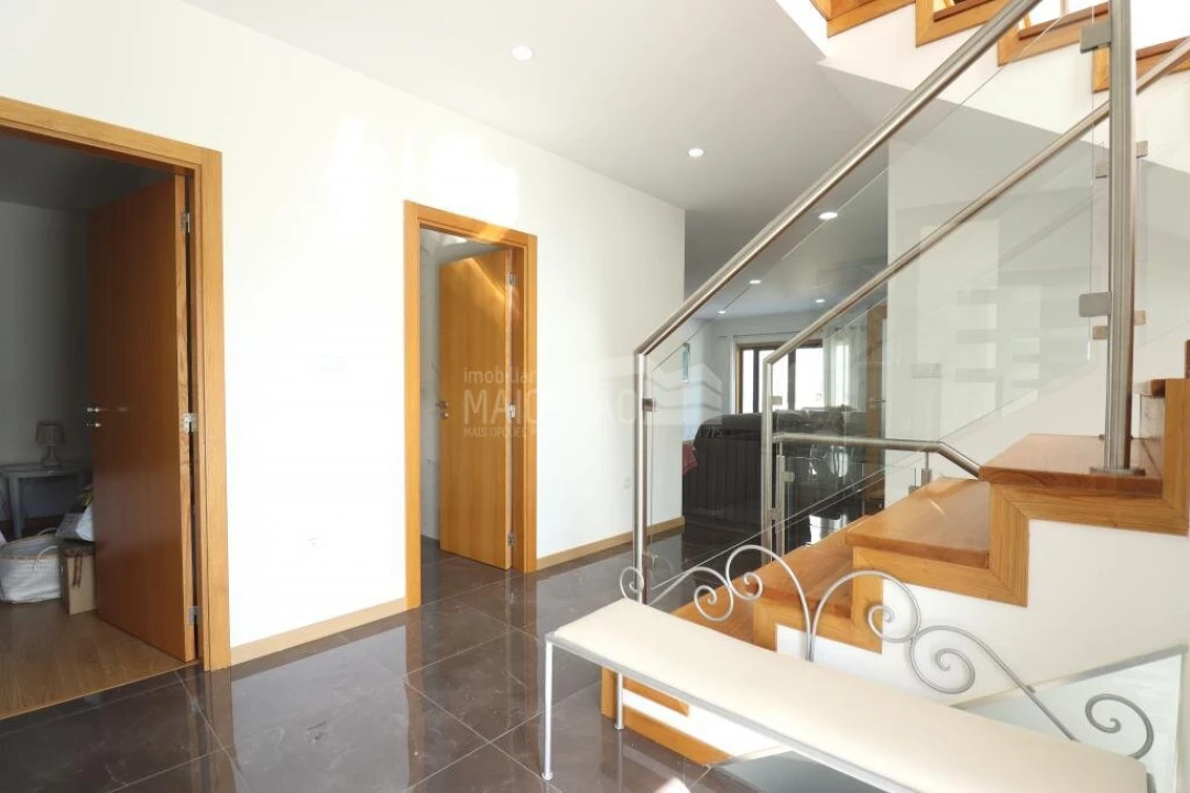 Moradia T5 para Venda em Sé, Santa Maria e Meixedo Foto 6