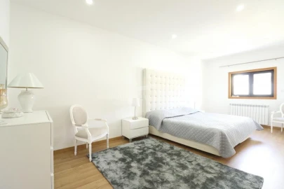 Moradia T5 para Venda em Sé, Santa Maria e Meixedo