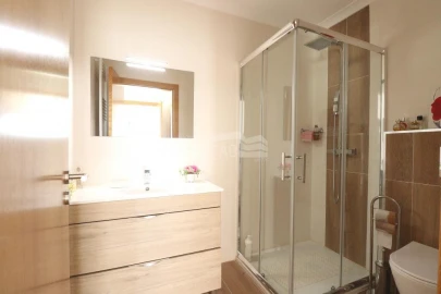 Moradia T5 para Venda em Sé, Santa Maria e Meixedo