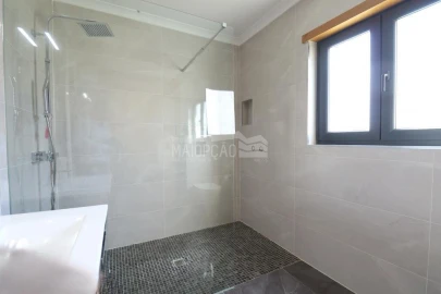 Moradia T5 para Venda em Sé, Santa Maria e Meixedo