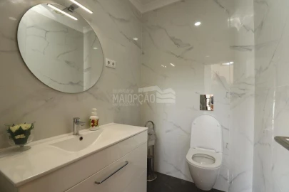 Moradia T5 para Venda em Sé, Santa Maria e Meixedo