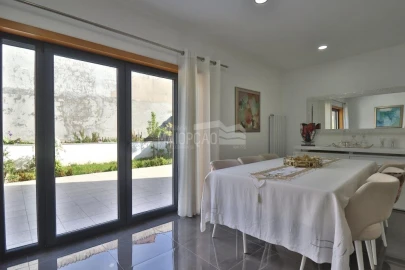 Moradia T5 para Venda em Sé, Santa Maria e Meixedo