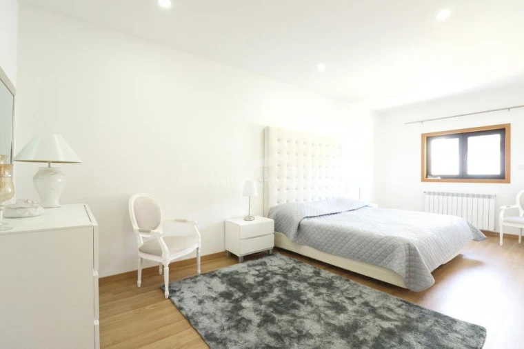 Moradia T5 para Venda em Sé, Santa Maria e Meixedo Foto 13