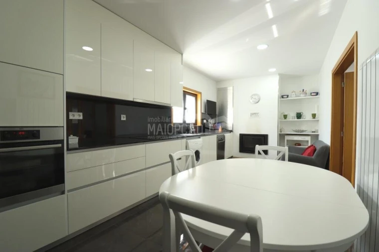 Moradia T5 para Venda em Sé, Santa Maria e Meixedo Foto 10