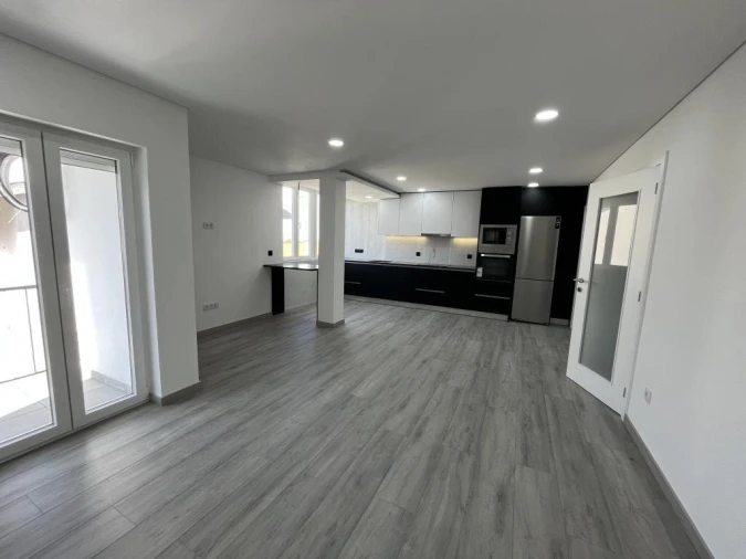 Apartamento T2 para Venda em Guarda Foto 3