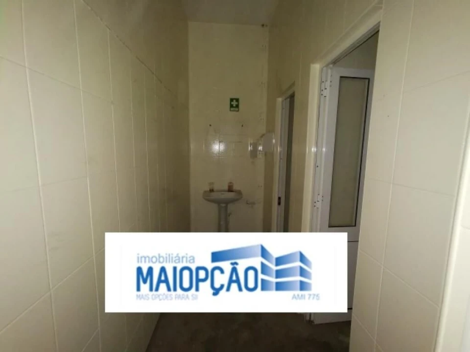 Armazém para Venda em Préstimo e Macieira de Alcoba Foto 21