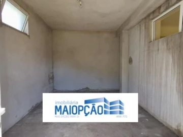 Armazém para Venda em Préstimo e Macieira de Alcoba
