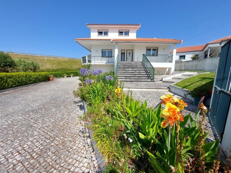 Moradia T4 para Venda em Bombarral e Vale Covo Foto 3