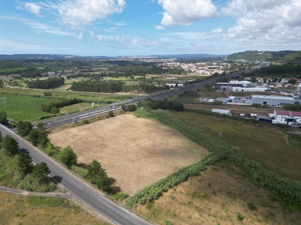 Terreno para Venda em Tornada e Salir do Porto Foto 1