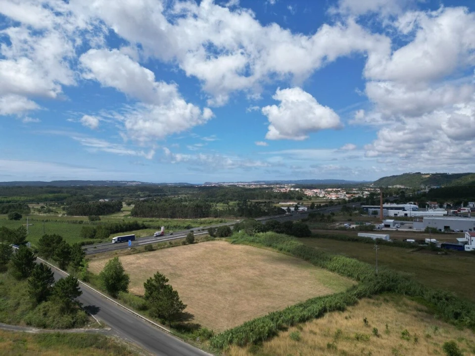 Terreno para Venda em Tornada e Salir do Porto Foto 3