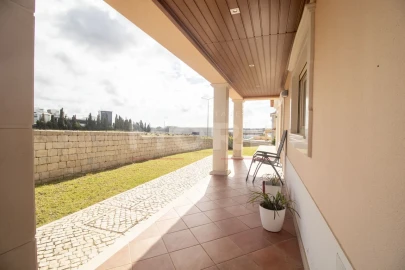 Moradia T5 para Venda em Tornada e Salir do Porto