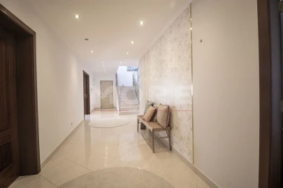 Moradia T5 para Venda em Tornada e Salir do Porto