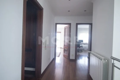 Moradia T5 para Venda em Tornada e Salir do Porto