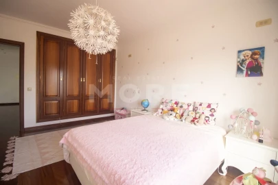 Moradia T5 para Venda em Tornada e Salir do Porto