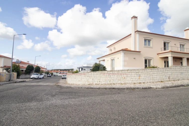 Moradia T5 para Venda em Tornada e Salir do Porto Foto 60