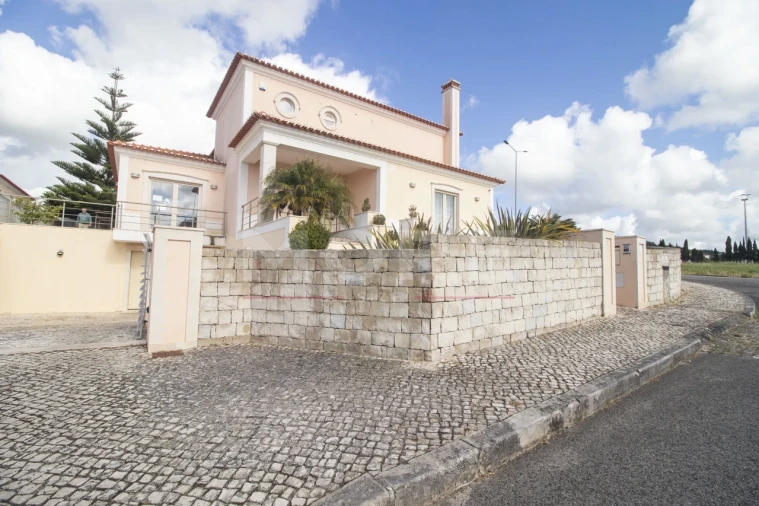 Moradia T5 para Venda em Tornada e Salir do Porto Foto 57