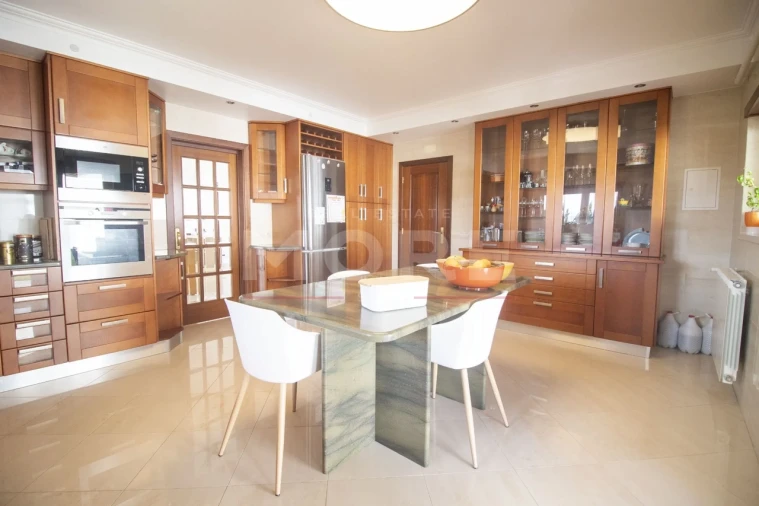 Moradia T5 para Venda em Tornada e Salir do Porto Foto 41