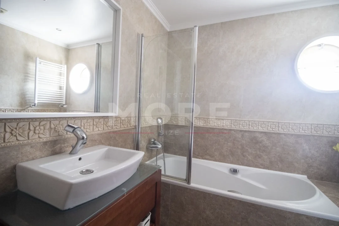 Moradia T5 para Venda em Tornada e Salir do Porto Foto 30