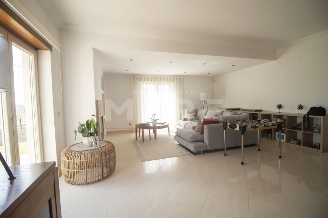 Moradia T5 para Venda em Tornada e Salir do Porto Foto 3