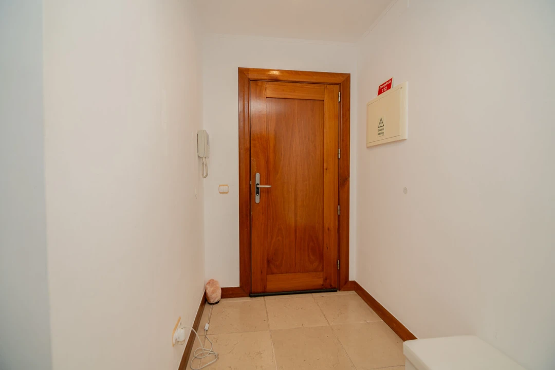 Apartamento T2 para Venda em Estômbar e Parchal Foto 2