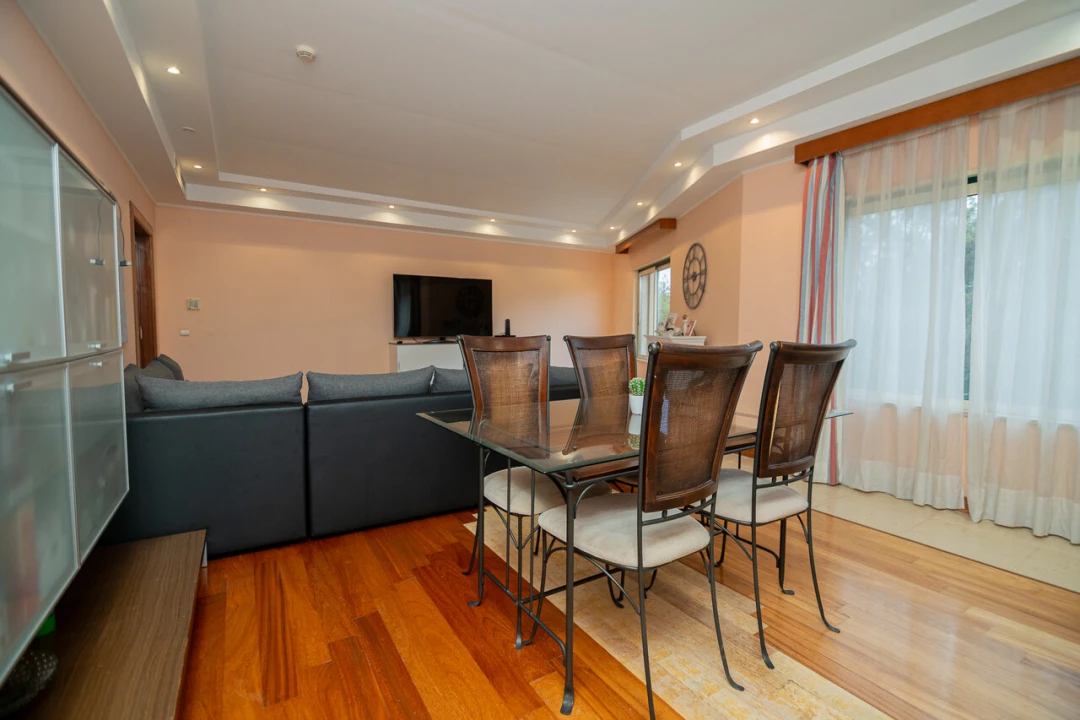 Apartamento T2 para Venda em Estômbar e Parchal Foto 9