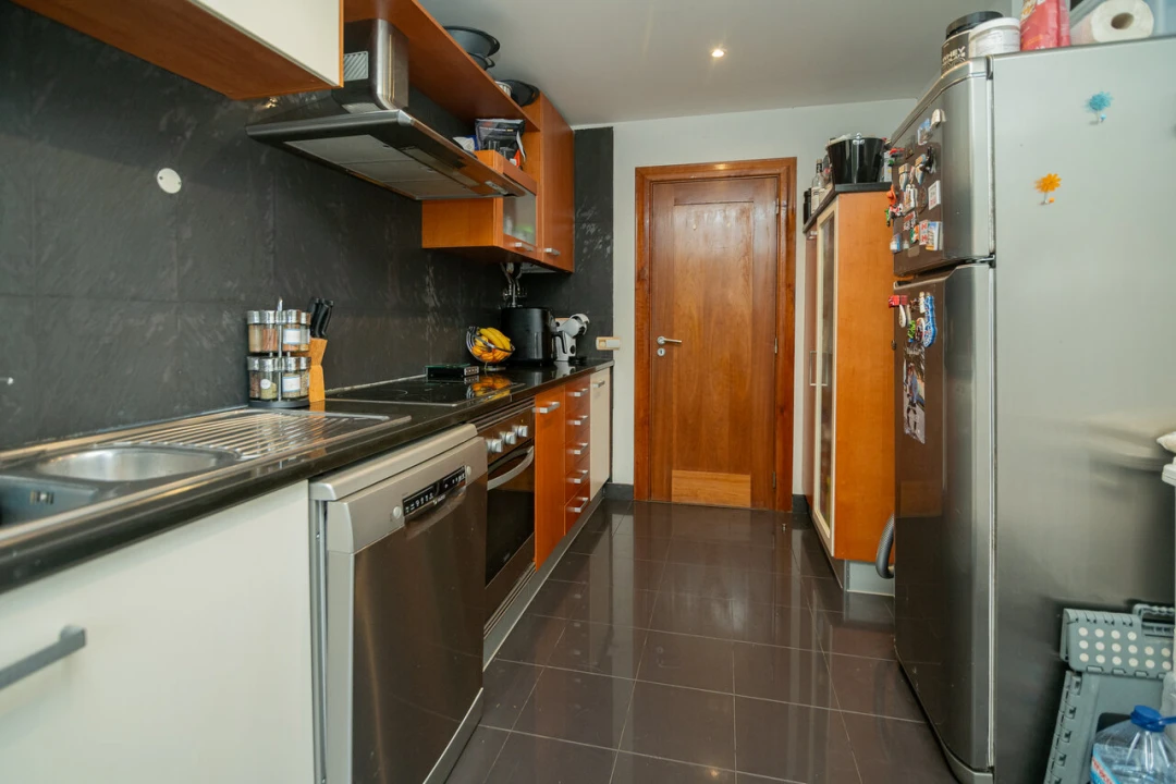 Apartamento T2 para Venda em Estômbar e Parchal Foto 11