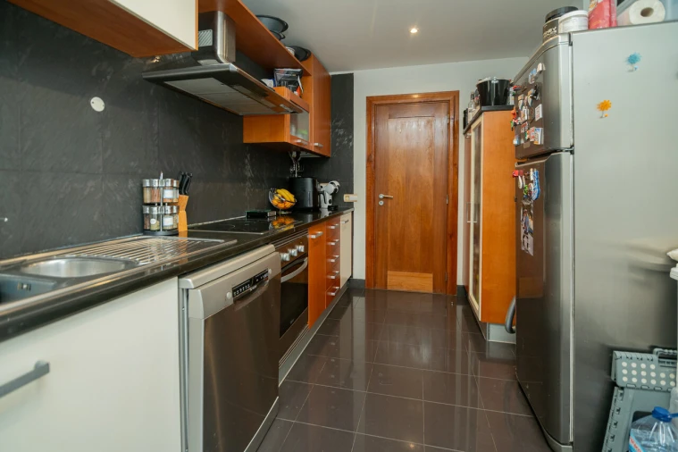 Apartamento T2 para Venda em Estômbar e Parchal Foto 11