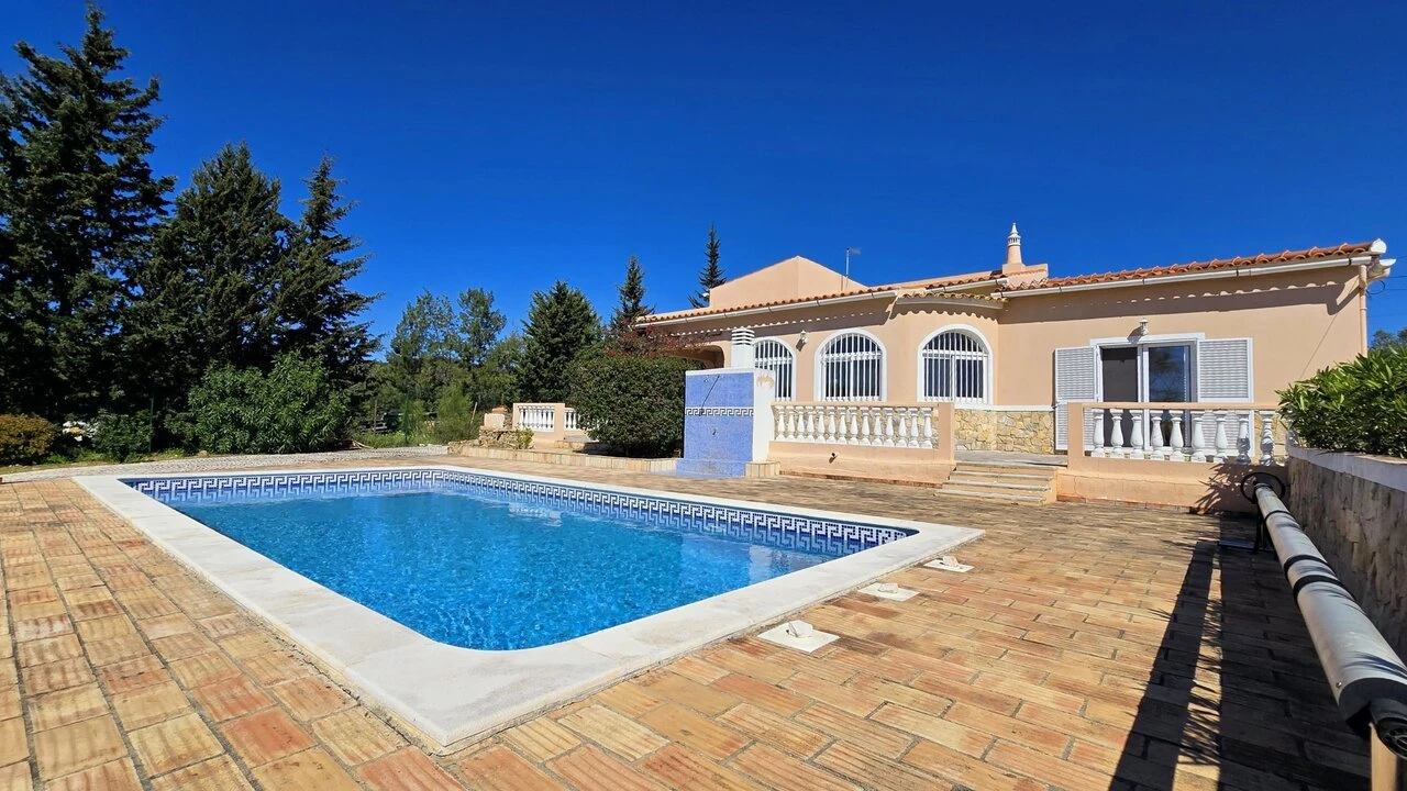 Moradia T4 para Venda em Silves Foto 1