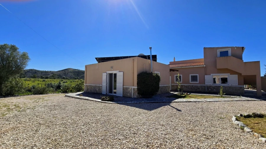 Moradia T4 para Venda em Silves Foto 2