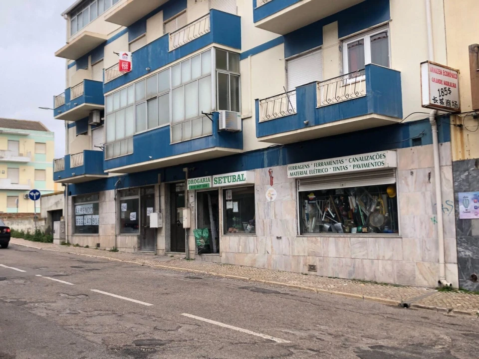 Loja para Arrendamento em Baixa da Banheira e Vale da Amoreira Foto 2
