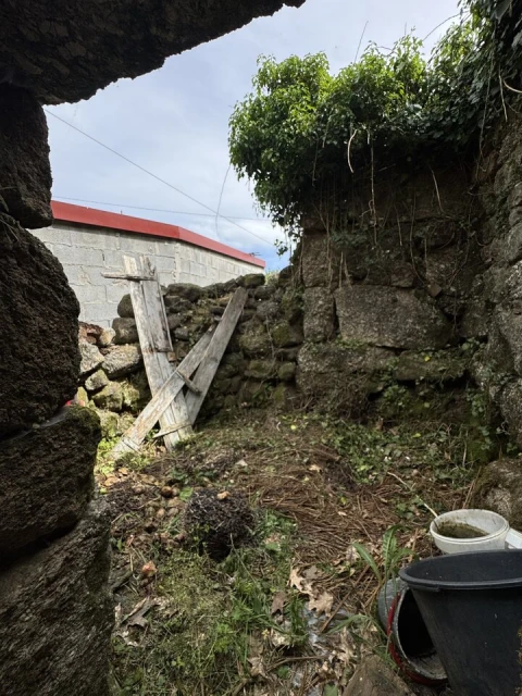 Moradia T1 para Venda em Lobão da Beira