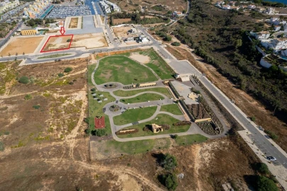 Terreno para Venda em Albufeira e Olhos de Água